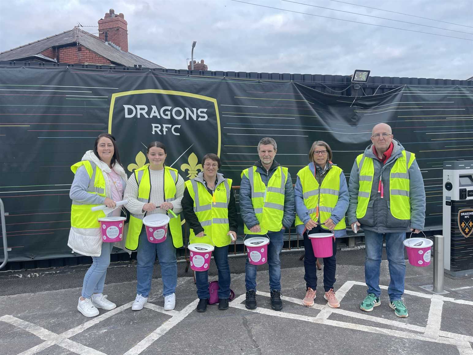 A wonderful team of Volunteers joined us at the Dragons vs Cardiff match, as the selected charity to support!